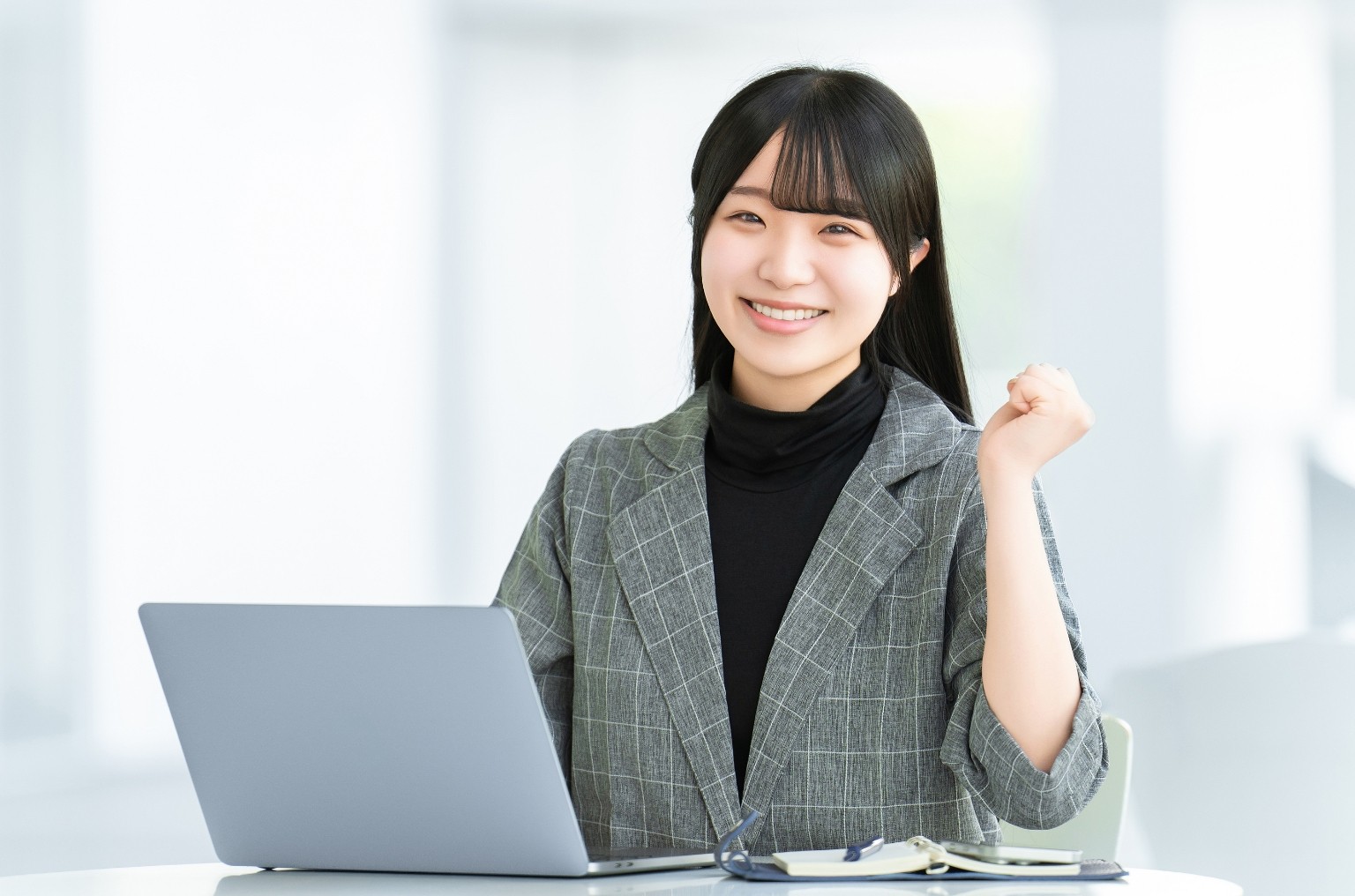 デリヘルの営業開始届出｜キャストとしての経験を生かし、女性オーナーとして独立開業